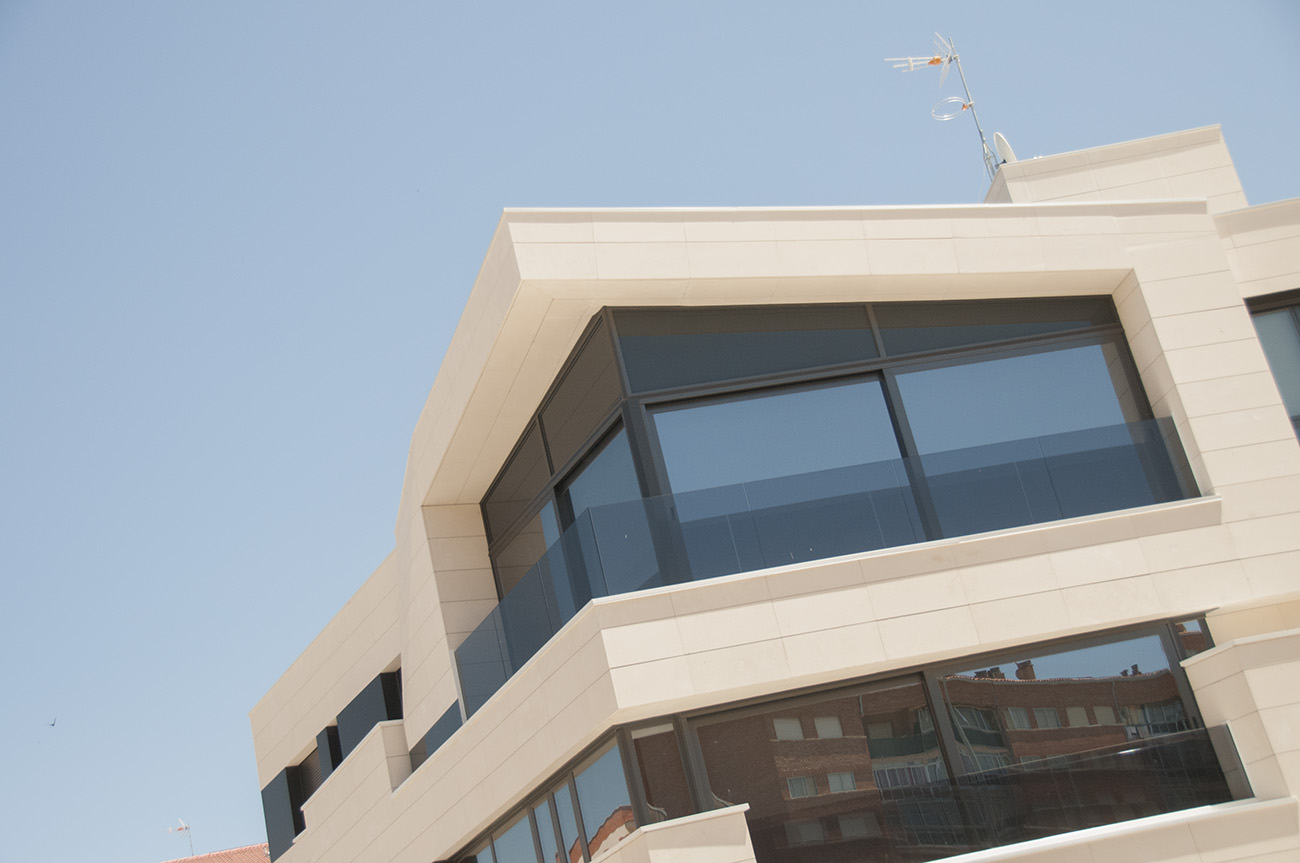 cubierta-aluminio-fachadas-edificios-5