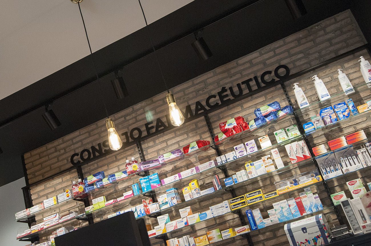 trabajo-aluminios-farmacia-carrascosa-1